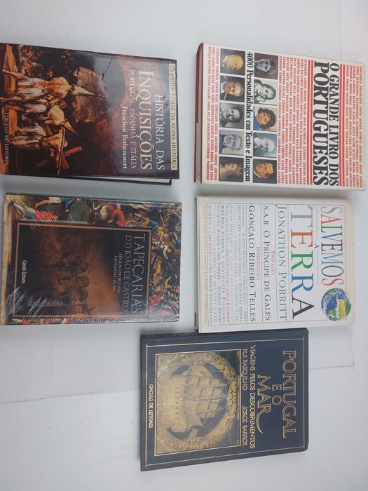 Diversos livros de diferentes temáticas
