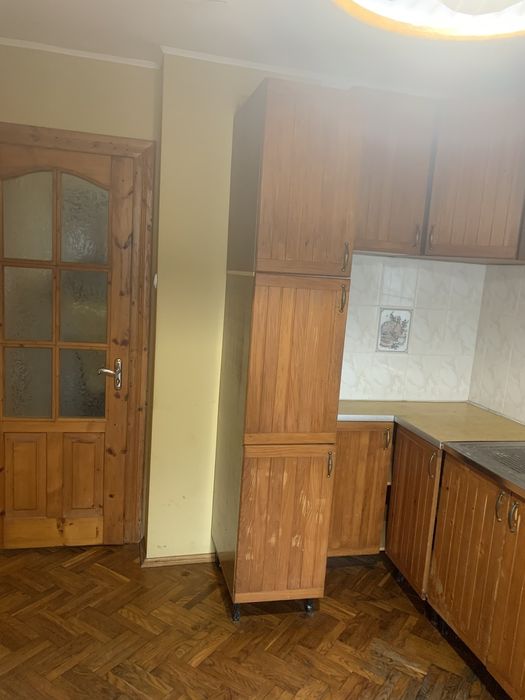 Продам квартиру 3 кімнатну з гаражем