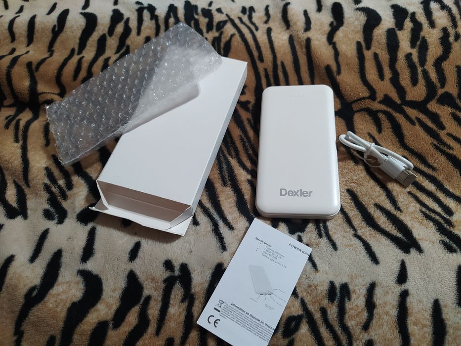 Продам повербанк 8000