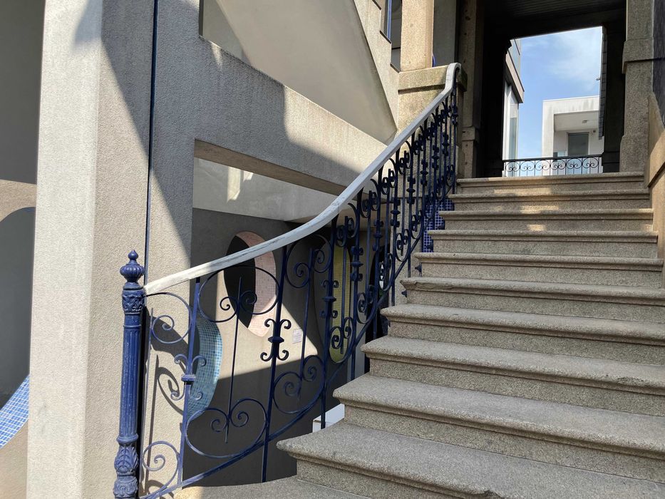 T2 Duplex  c/ Garagem, Antas, com rendimento 6,5% ou devoluto