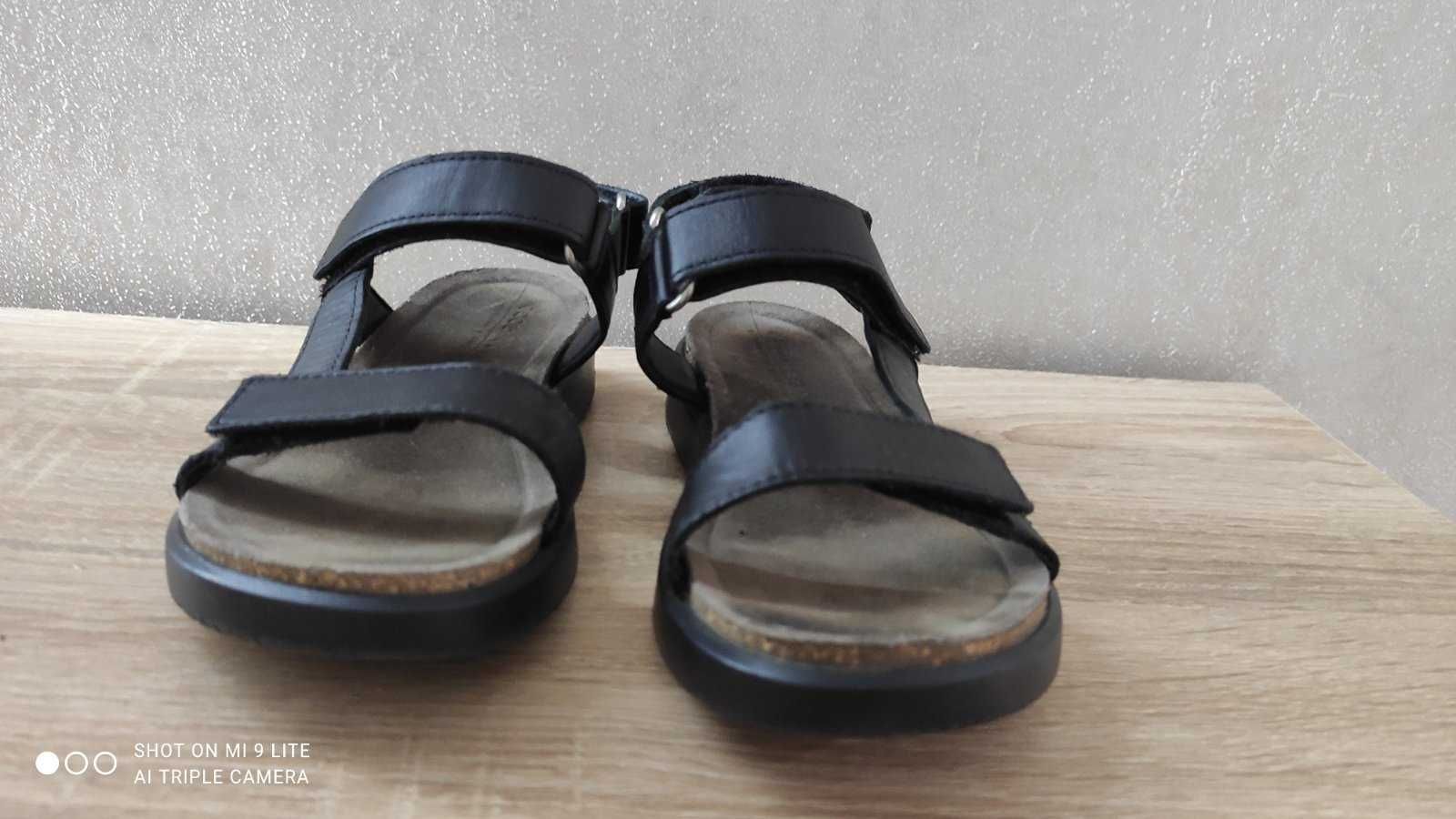 Дитячі шкіряні босоніжки Ecco 30 р, сандалі  чорні