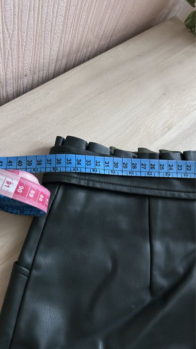 Спідниця Zara.