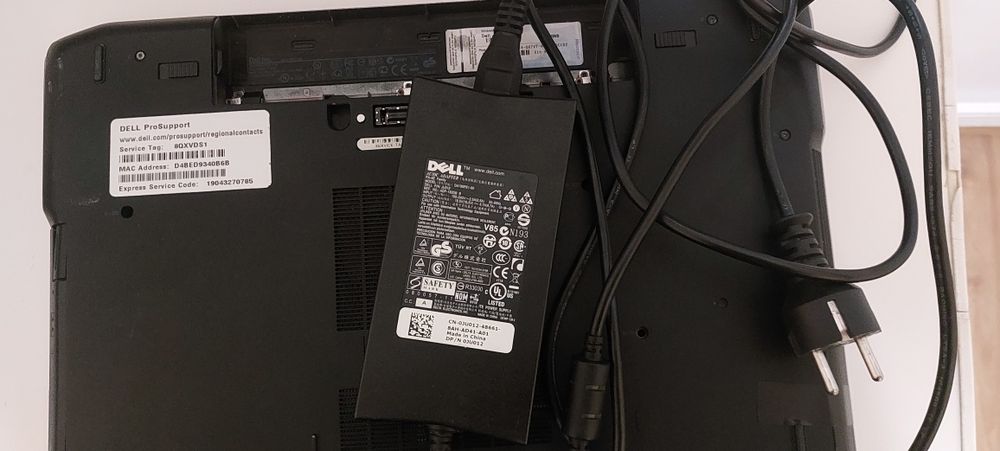 Ноутбук Dell pro support на запчастини