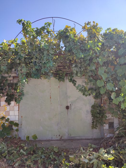 Продаю Гараж а/к" Лада"в Октябрьском