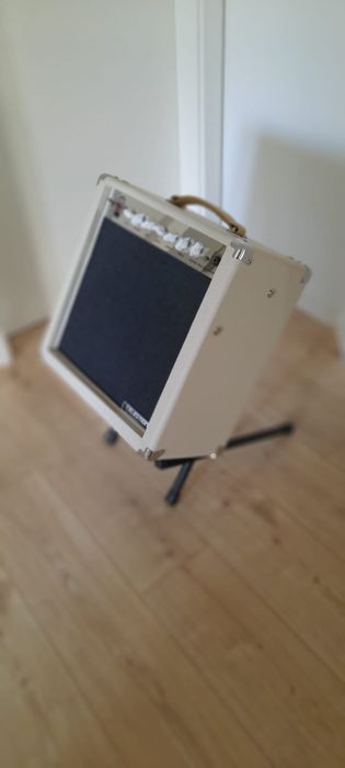 Suporte para Amplificador — Perfeito Estado!