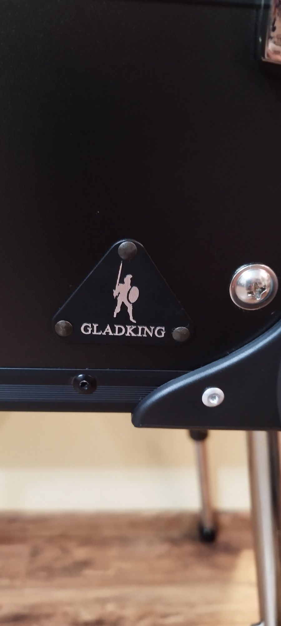 Kufer kosmetyczny  firmy Gladking
