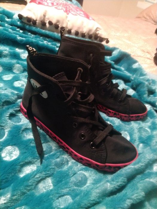 SApatilhas em bom estado nunca for assadas