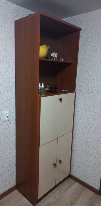 Універсальна шафа робочий стіл/передпокій.