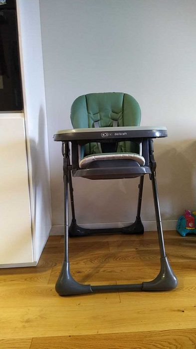 Krzesełko Kinder Kraft do karmienia dziecka