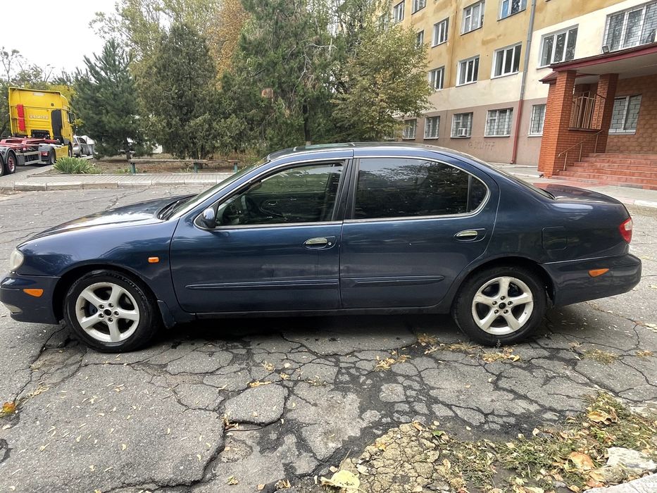 Ниссан Максима.