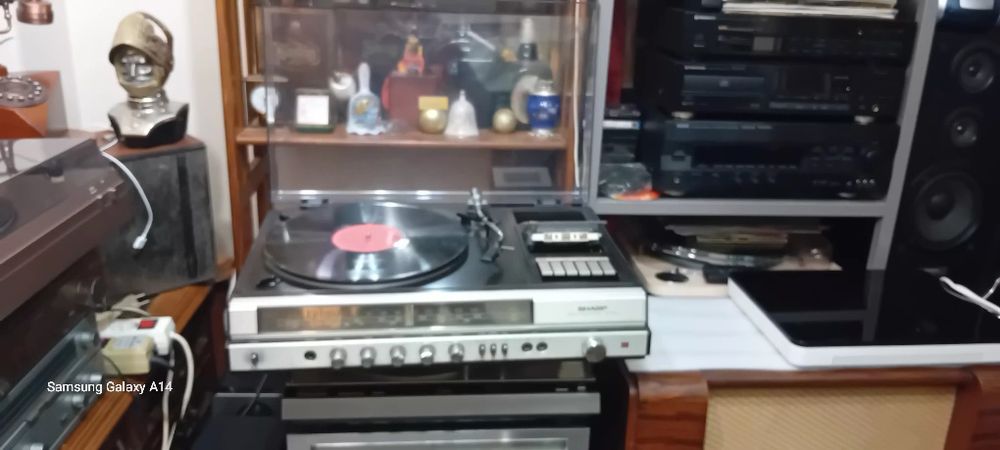 Rádio cassetes gira discos SHARP