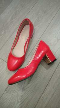 Червоні туфлі 36 розмір
