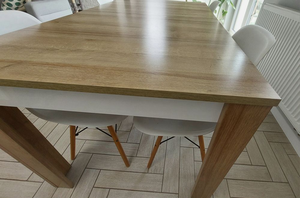 Stół jadalniany z 4 krzesłami 90x160 rozkladany do 240 agata meble