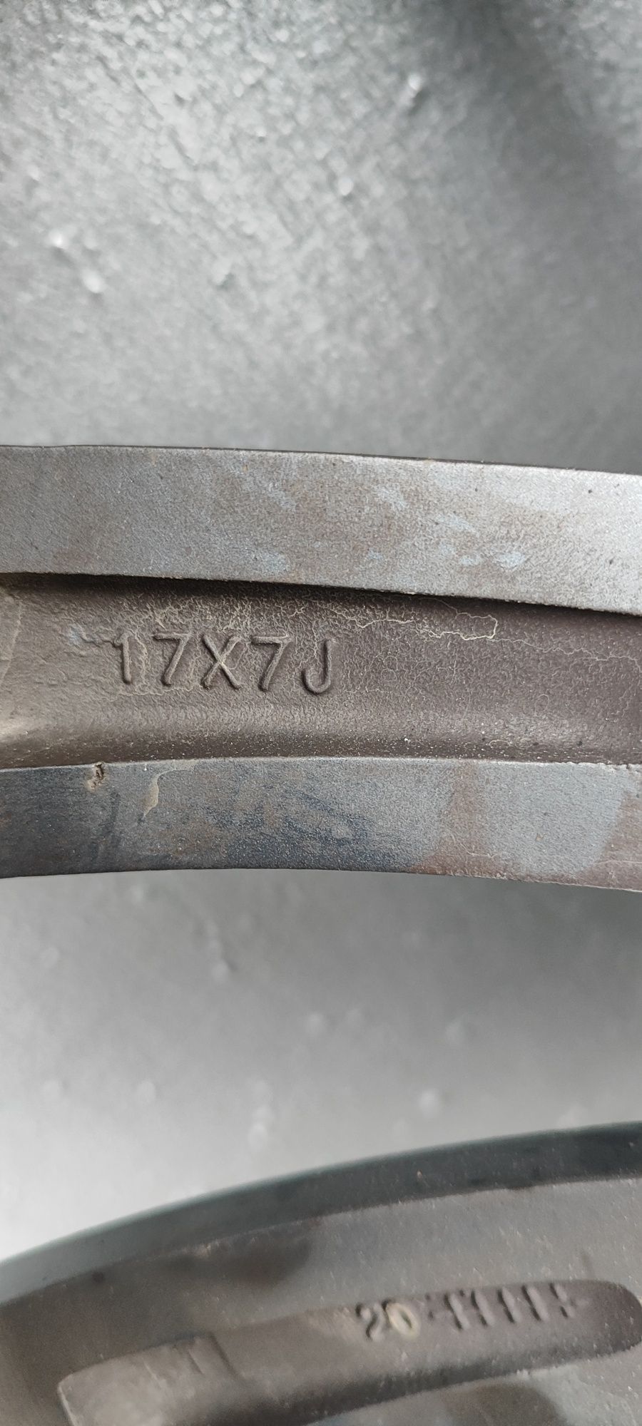 Диски R17  5/112  205/50