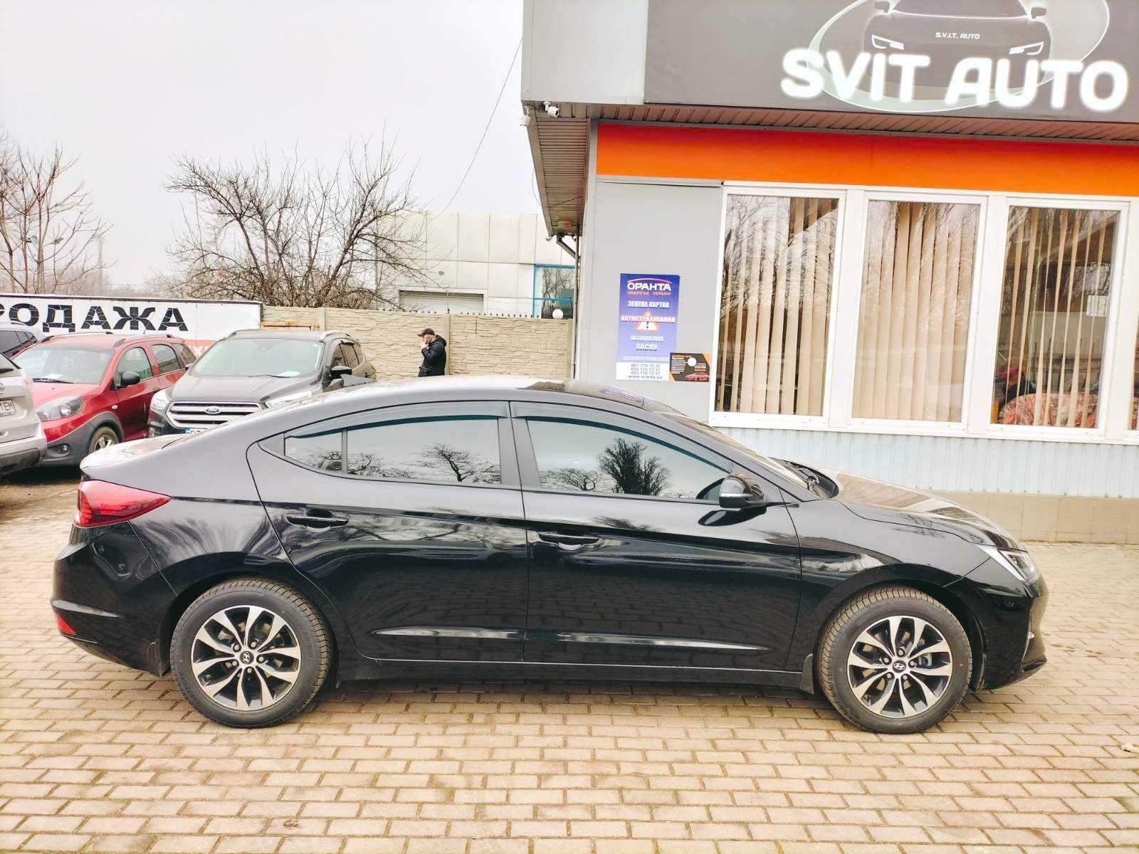 Hyundai Elantra 2019 року 1,6 л. газ/бензин