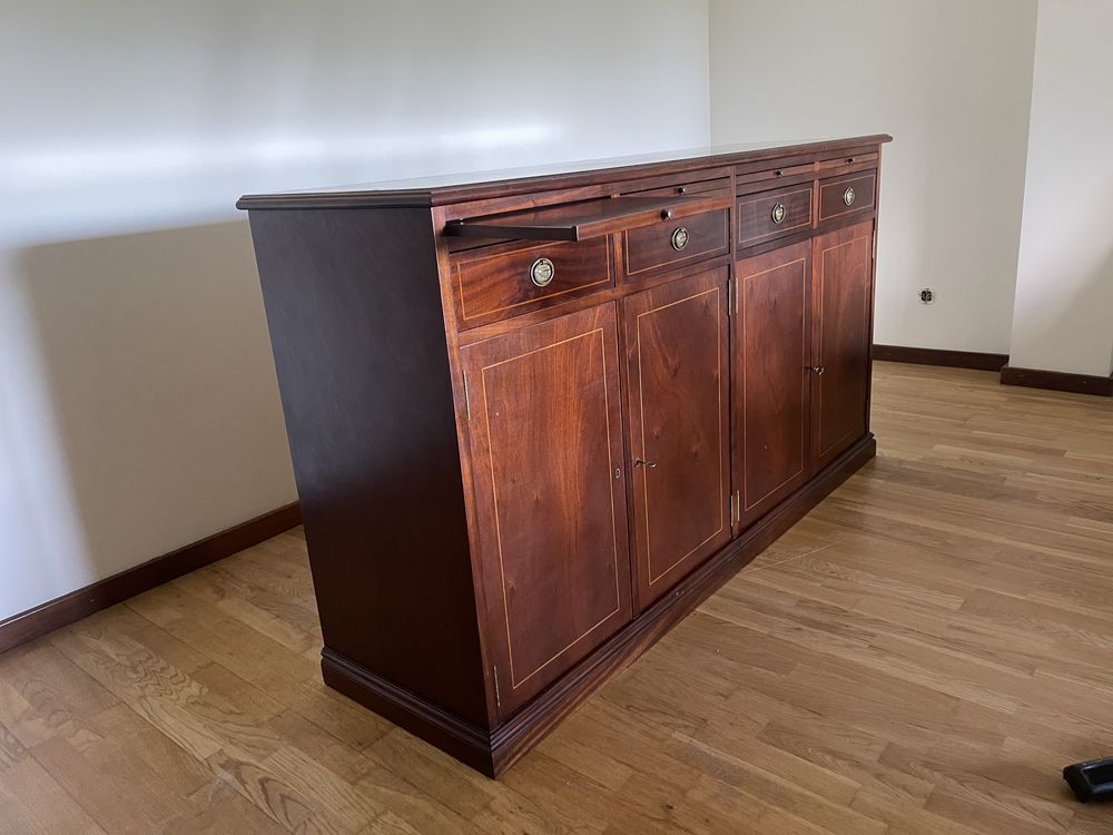 Movél de sala em madeira maciça de cerejeira