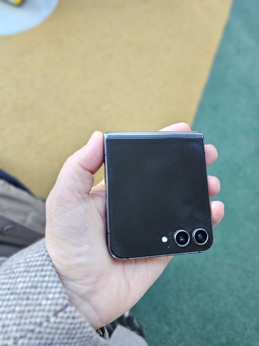 Samsung Galaxy flip 5 para arranjo