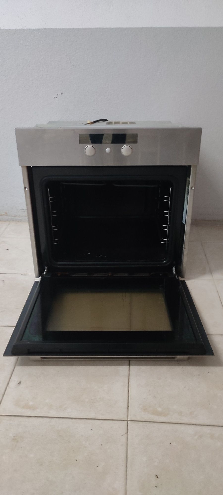 Forno de encastre para peças