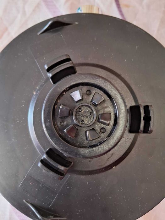 Соковижималка центробіжна SCARLETT SC-019 1000 Вт на запчастини