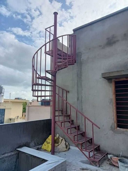 Основы железных лестниц