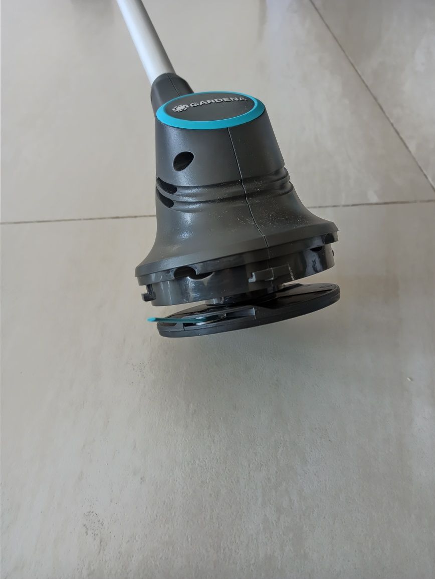 Gardena 18V z baterią 4 Ah + 20 ostrzy