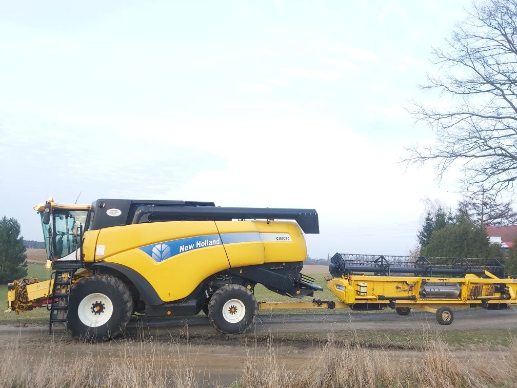 Kombajn zbożowy New Holland CX 8080 Rok prod 2007