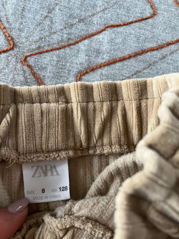 Zara spodnie 128 szerokie