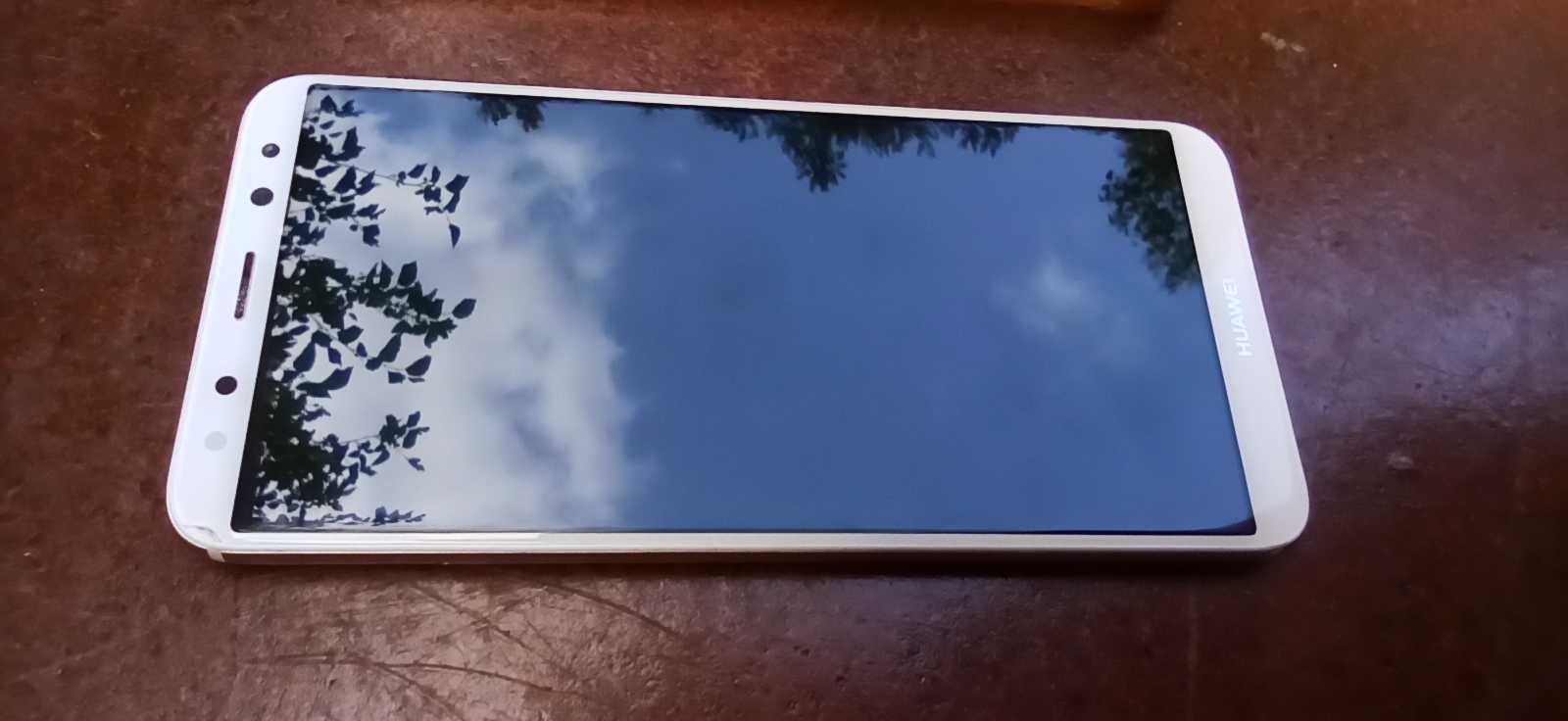 Смартфон Huawei Mate 10 Lite RNE-L21 на запчасти с чехлом Courreges