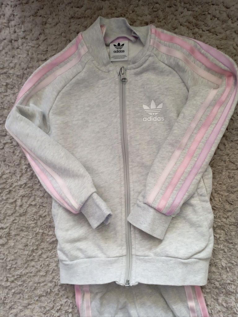 Костюм Adidas на девочку