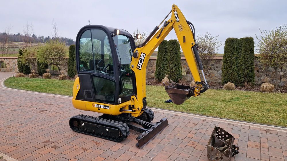 JCB 8018 CTS  | minikoparka | najlepszy model | rozsuwane gąsienice | szybkozłącze |
