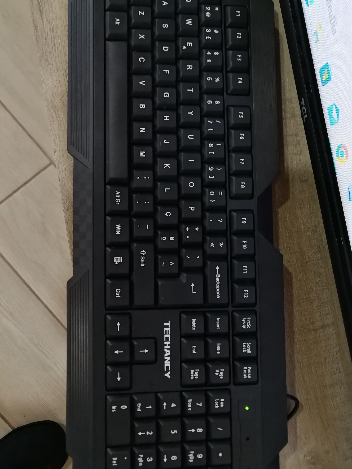 Vendo Pc fixo + rato + teclado