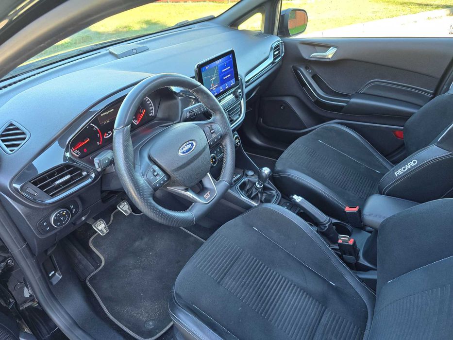 Ford fiesta ST MK8 200KM FUL OPCJA Pakiet PERFORMANCE Perfekcyjny Stan