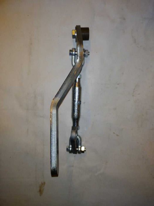 Dźwignia dolnego otwierania burty - dolny wysyp - nowa - PRODUCENT