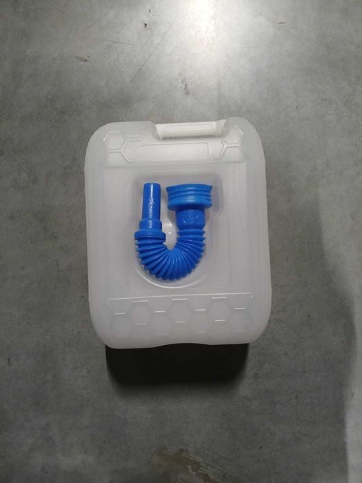 Kanistry 5L czarne i przeźroczyste 386 szt.