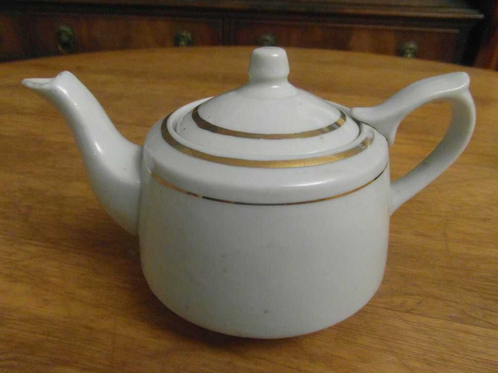 PRL czajniczki do herbaty  oraz siteczka