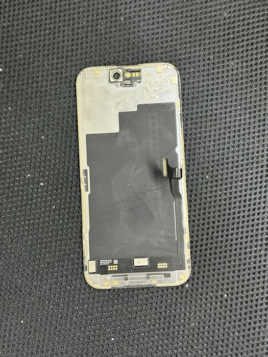 Дисплей iphone 15 pro з дефектом