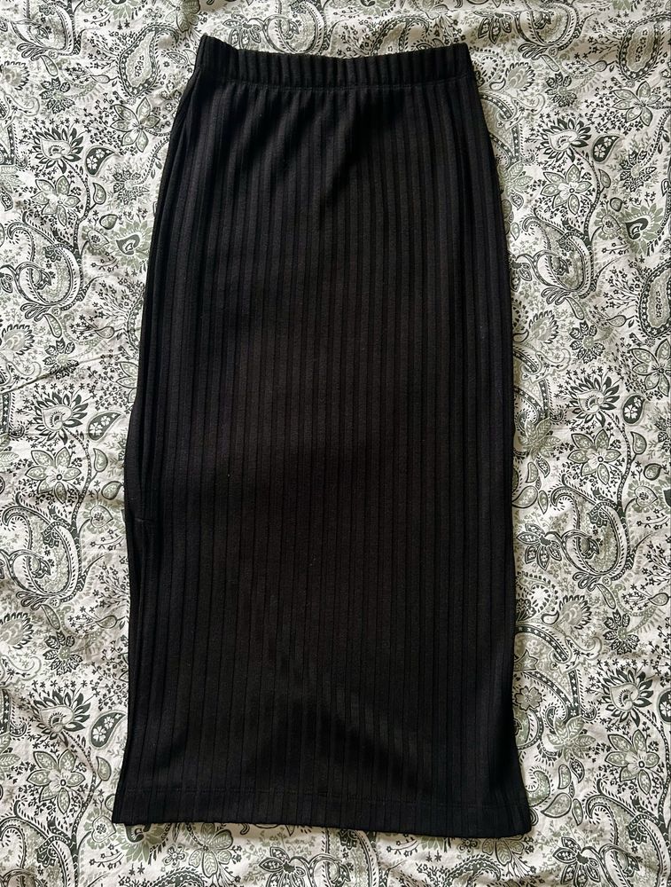 Ołówkowa spódnica z rozcięciem S midi H&M