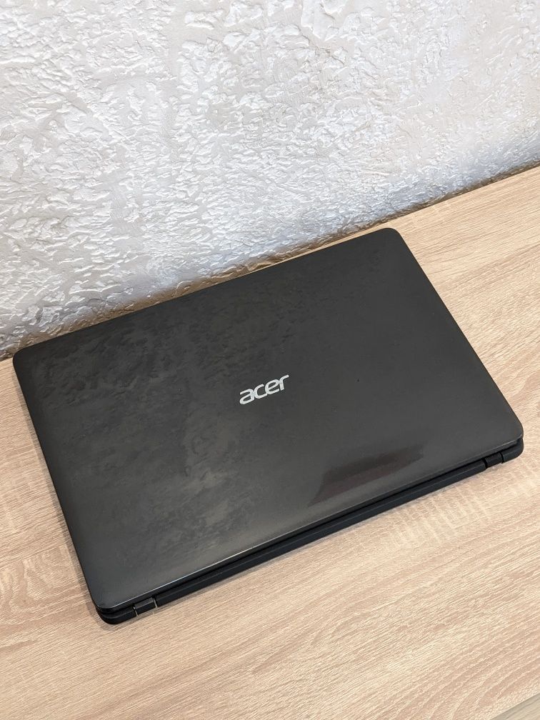 Acer 15.6/Core i3 3110m/Nvidia/Бат 1год/Хороший стан/SSD+HDD/RAM 8gb/