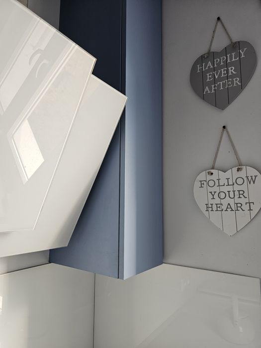 Meble kuchenne laminowane z mechanizmami BLUM