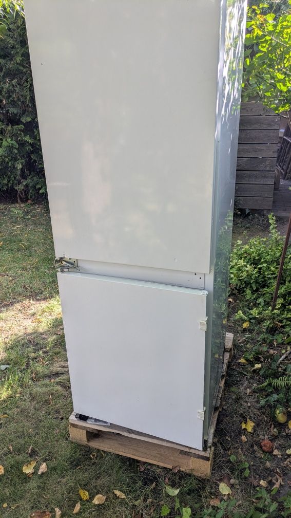 Lodówka zamrażarka do zabudowy Whirlpool ART470