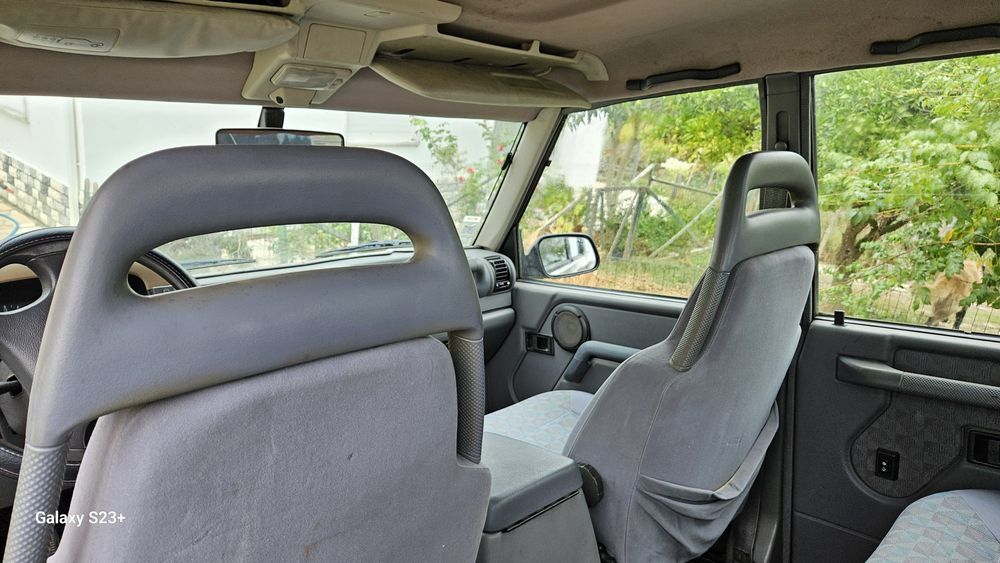 Land rover discovery 300