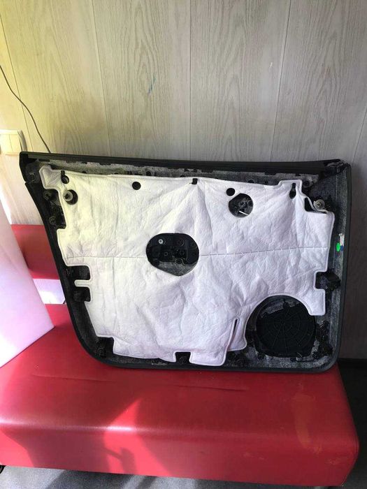 карта двери Tesla Y передняя правая