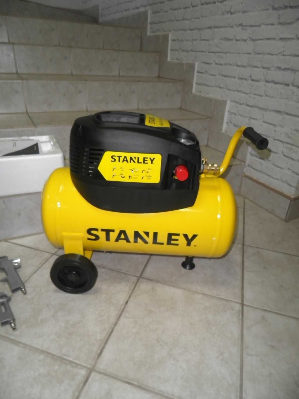 Kompresor bezolejowy Stanley 24 l 10 bar 2 KM