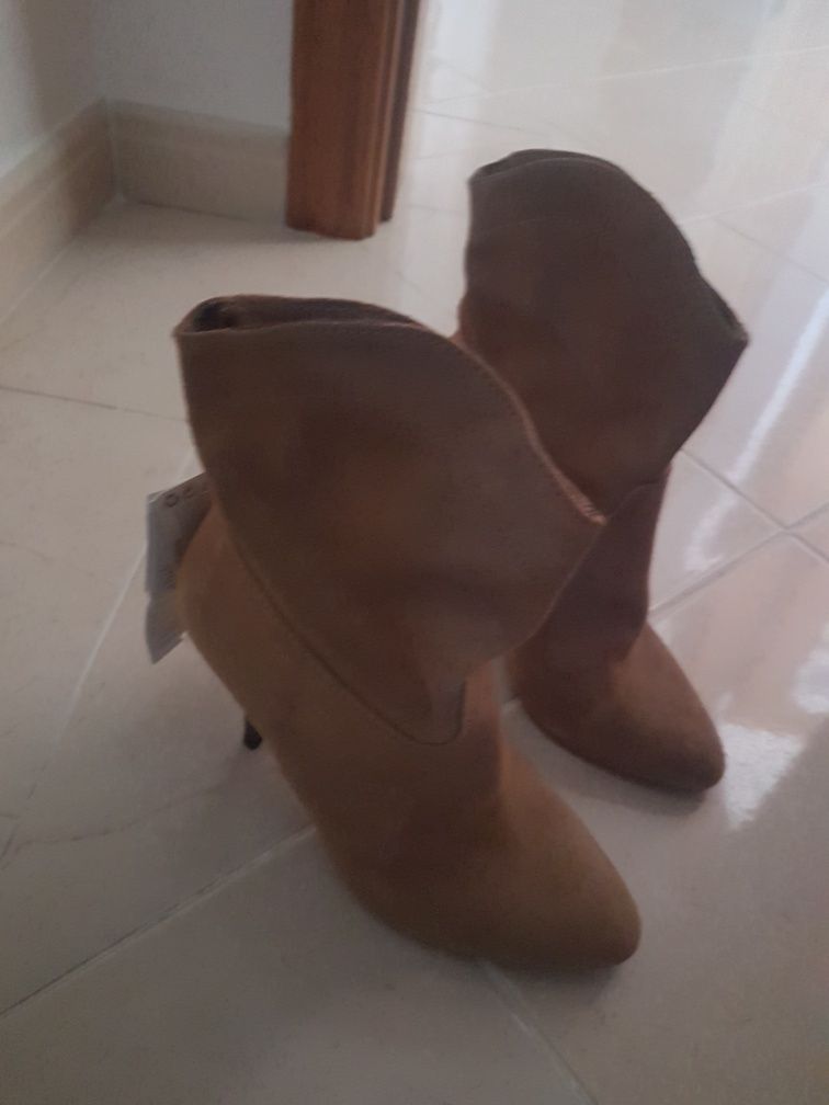 Botas em pele, mango