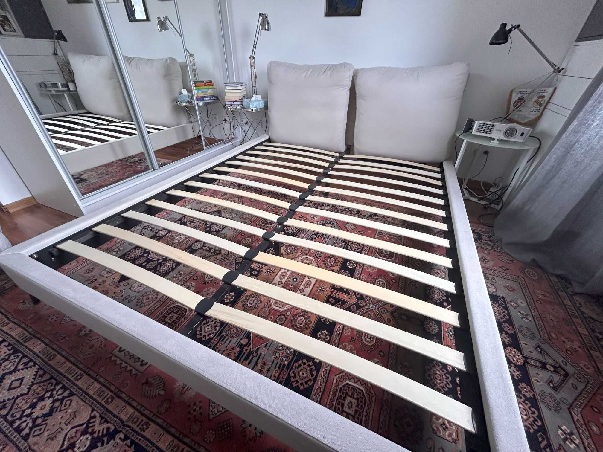 Łóżko Beliani 160 x 200 cm jasnobeżowe, model MELLE