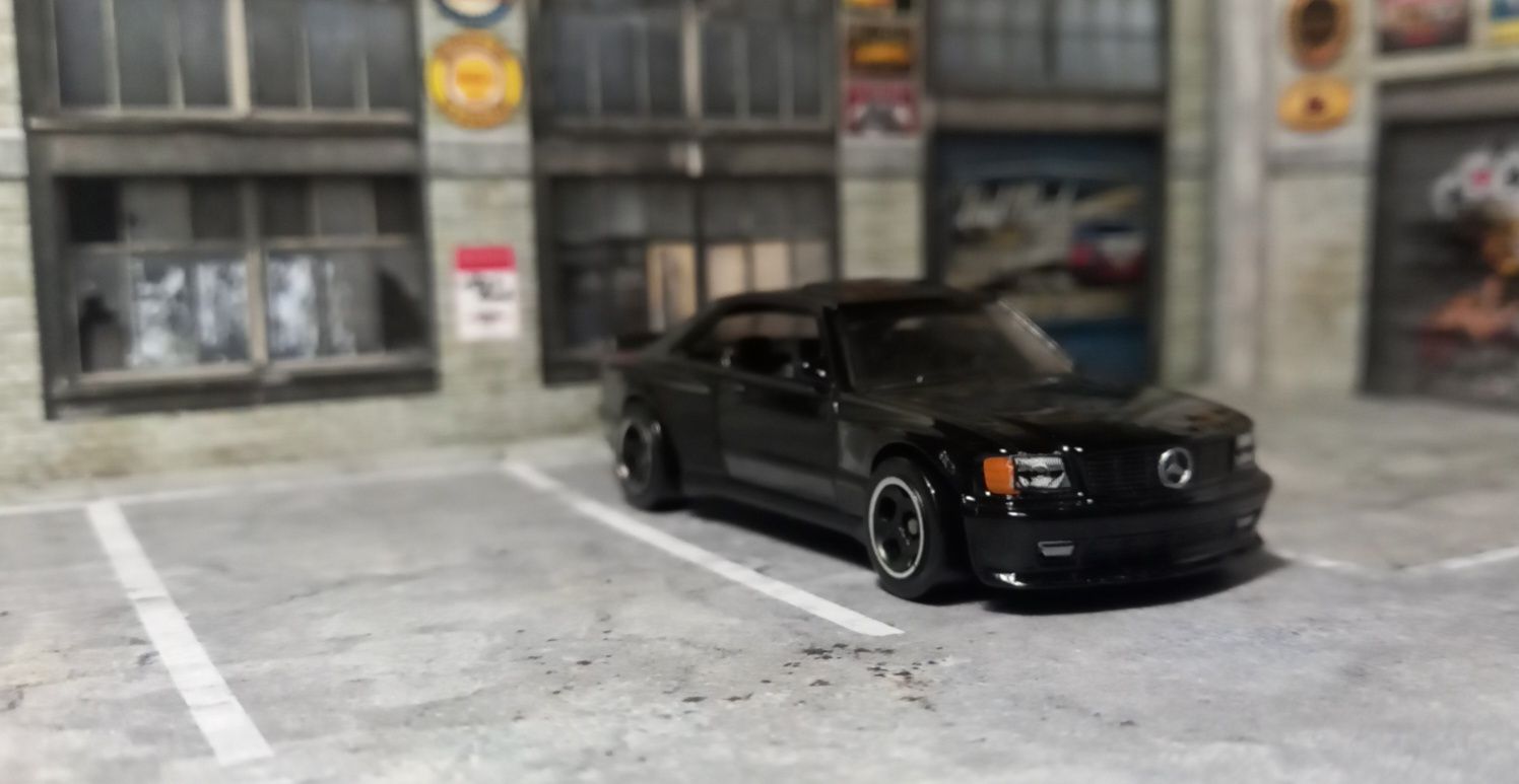 Hot Wheels Mercedes-Benz 560 SEC AMG