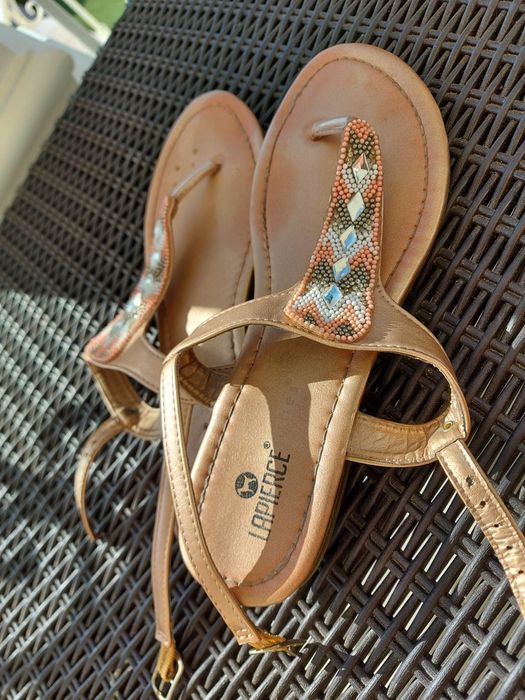 Sandálias de rapariga