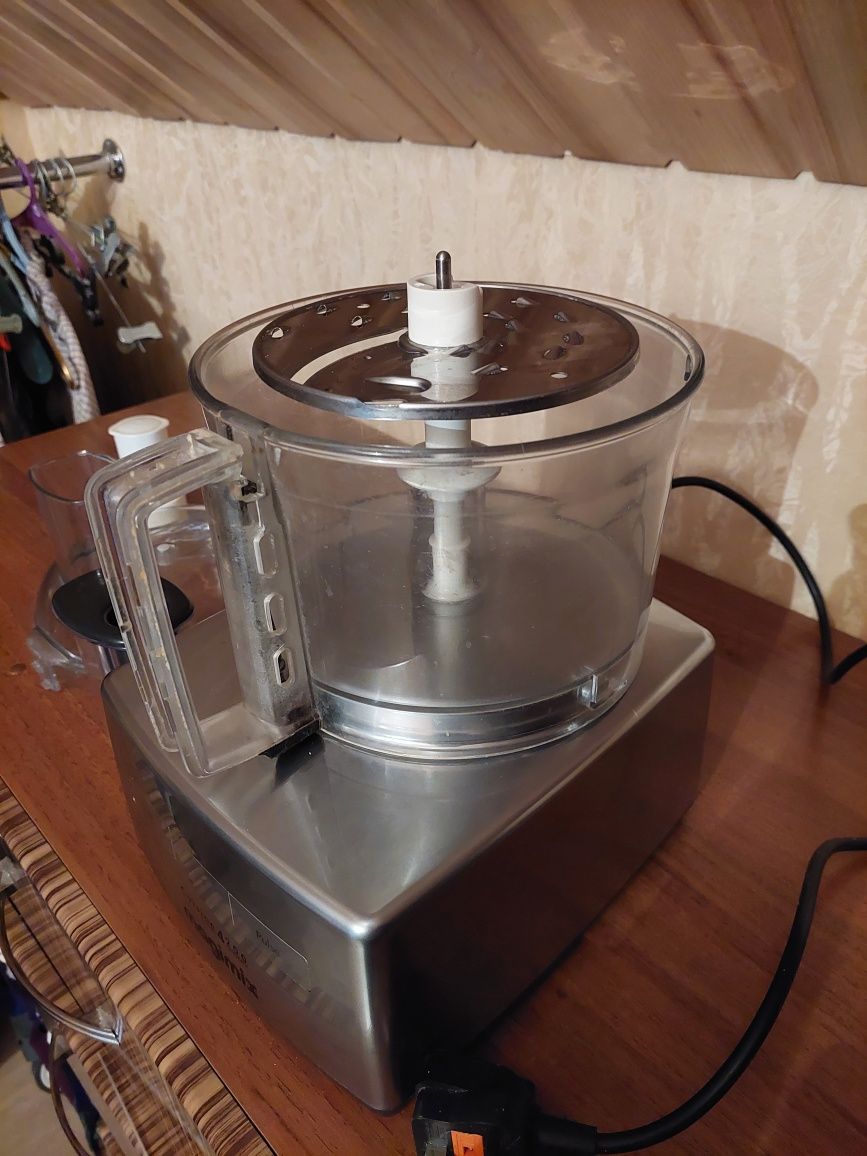 Професійна кухонна машина Magimix Cuisine systeme 4200