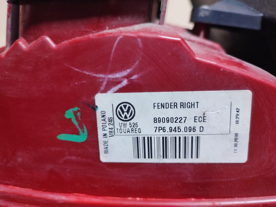 Задній правий ліхтар VW TOUAREG II