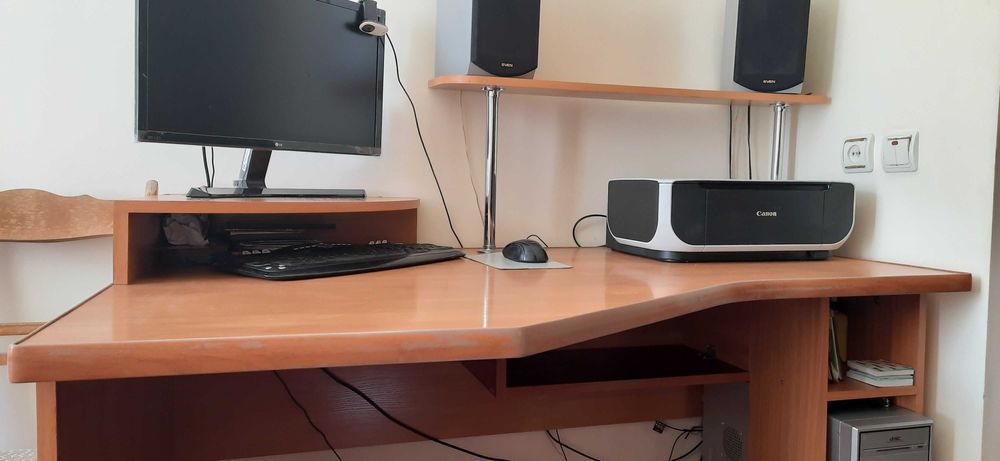 Комп"ютерний стіл